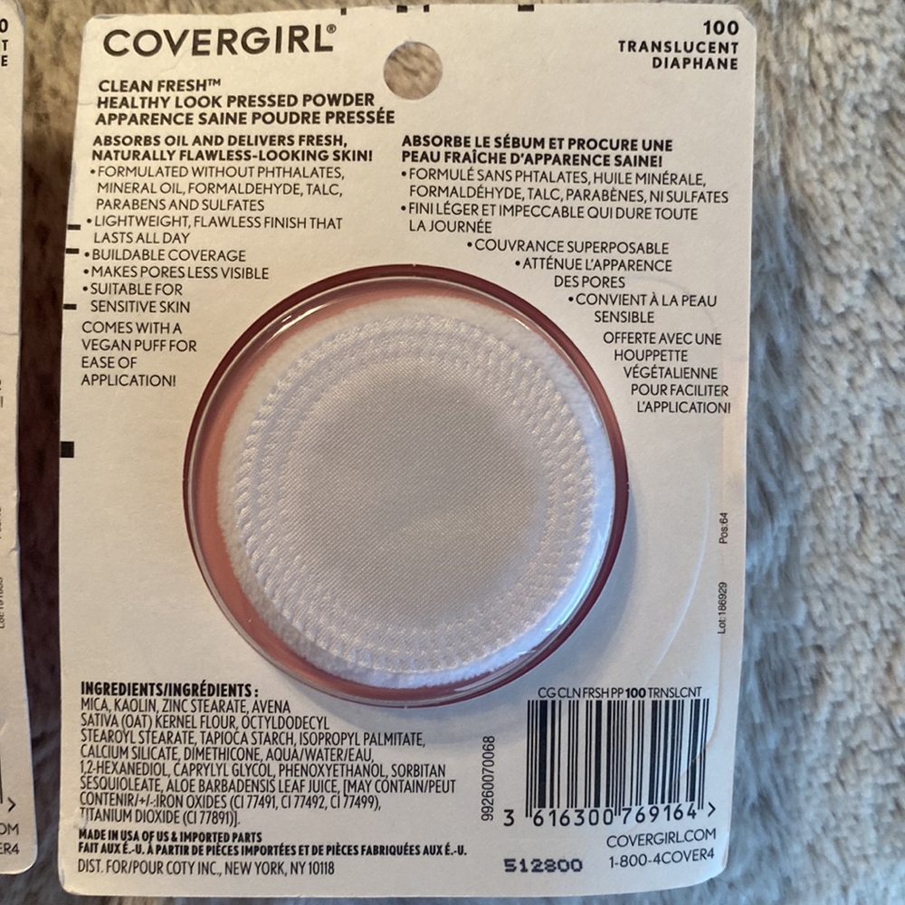 NIB CoverGirl Translucent Pressed Powder Duo - Picture 3 of 3